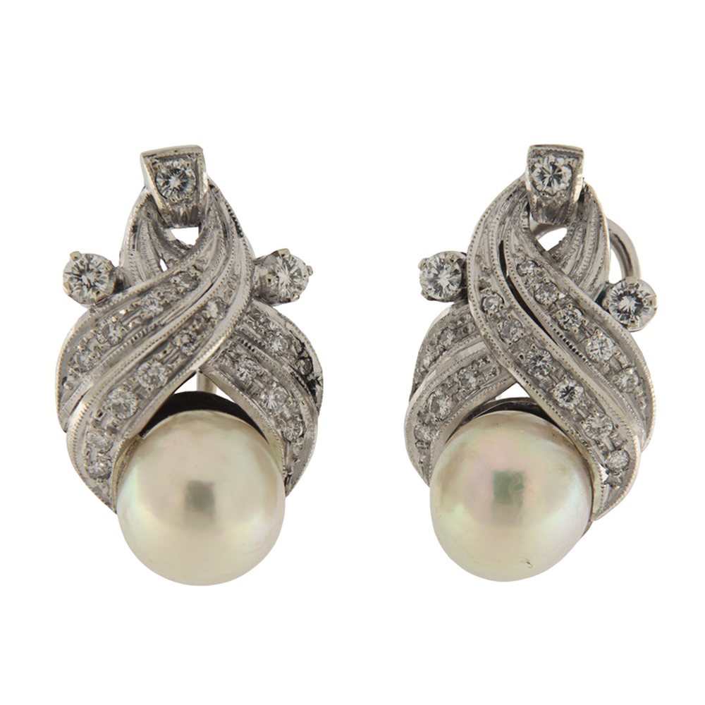 Earrings in white gold with diamonds and pearls, photograph 1