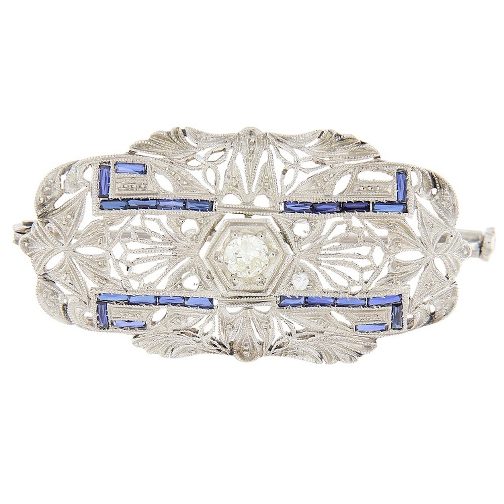 Pierced brooch in white gold with diamonds, photograph 1